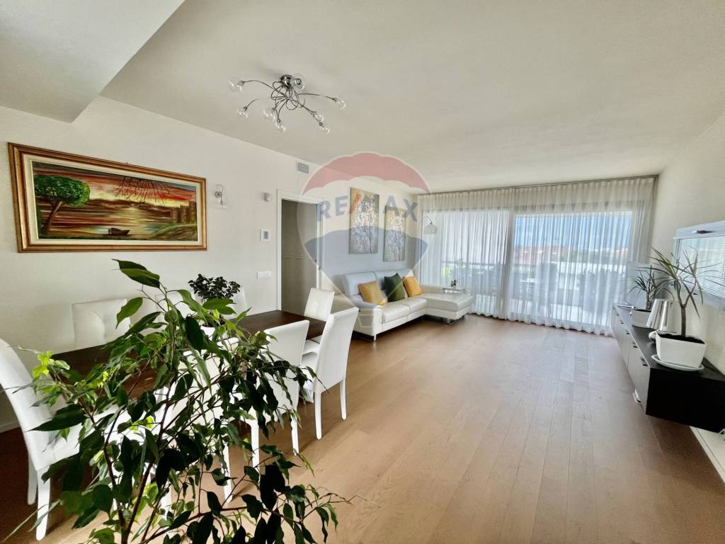 appartamento in vendita a Verbania in zona Castagnola