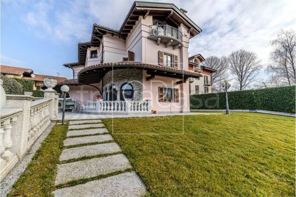 casa indipendente in vendita a Verbania in zona Intra