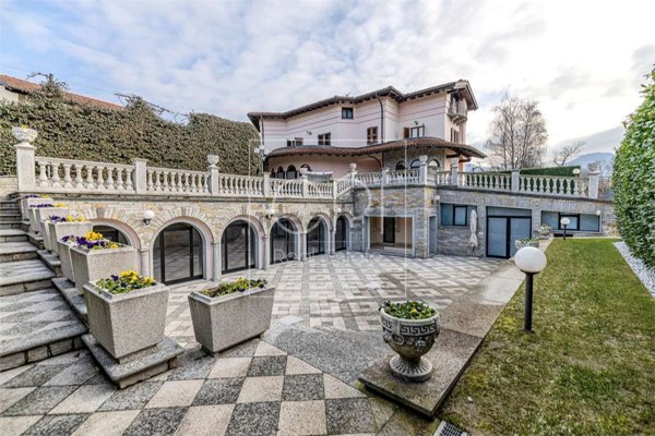 casa indipendente in vendita a Verbania in zona Intra