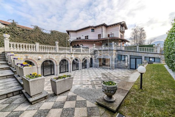 casa indipendente in vendita a Verbania in zona Intra