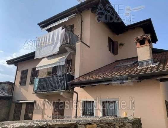 appartamento in vendita a Verbania in zona Cavandone