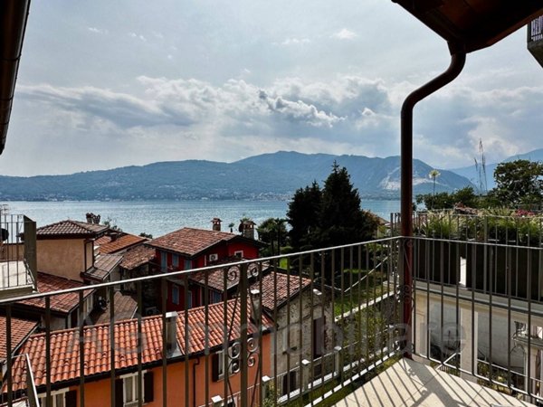 appartamento in vendita a Verbania in zona Suna