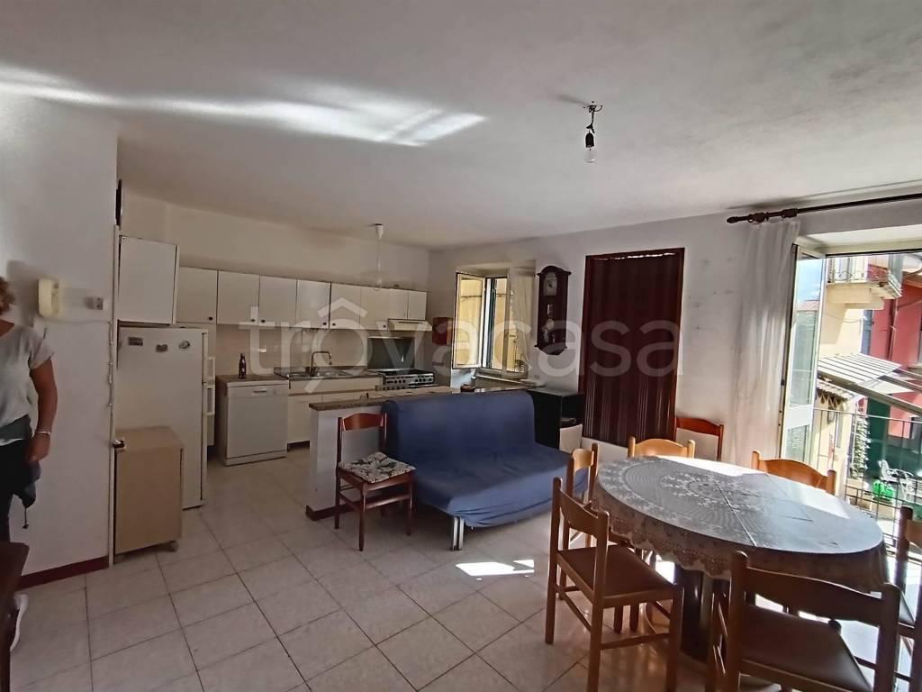casa indipendente in vendita a Verbania in zona Suna