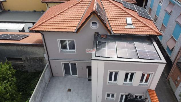 casa indipendente in vendita a Verbania in zona Intra