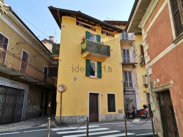 casa indipendente in vendita a Verbania in zona Trobaso