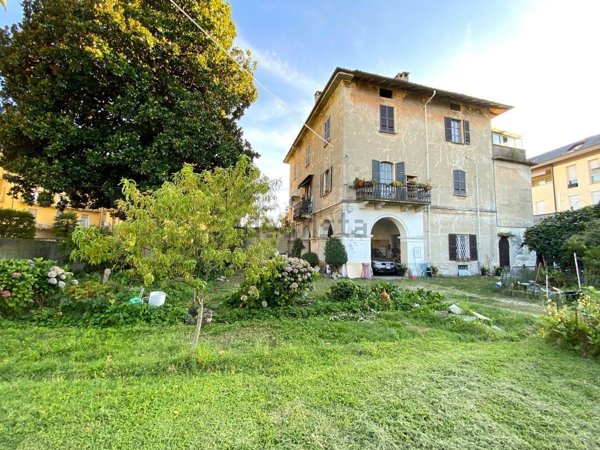 casa indipendente in vendita a Verbania in zona Intra
