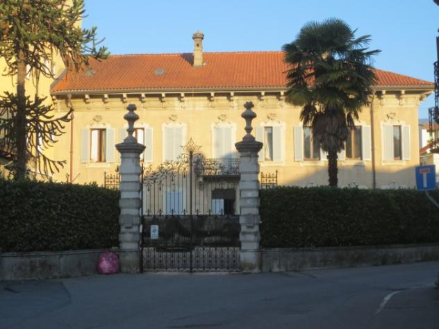 casa indipendente in vendita a Verbania in zona Intra