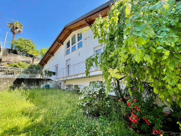 casa indipendente in vendita a Verbania in zona Biganzolo