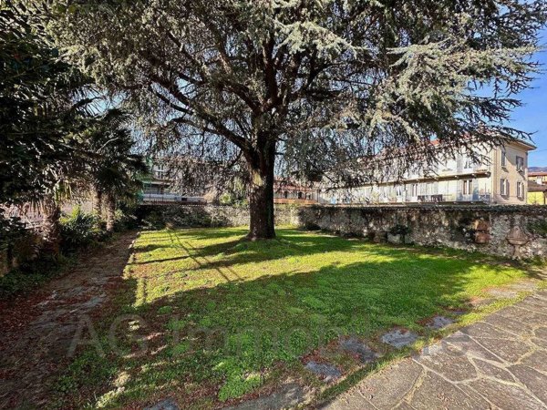casa indipendente in vendita a Verbania in zona Intra