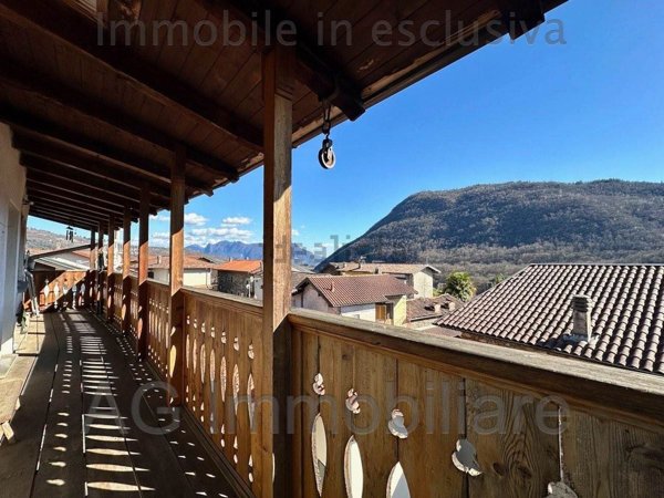 casa indipendente in vendita a Verbania in zona Unchio