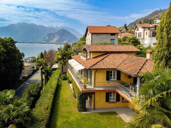 casa indipendente in vendita a Verbania in zona Pallanza