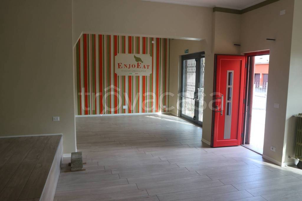 negozio in vendita a Verbania