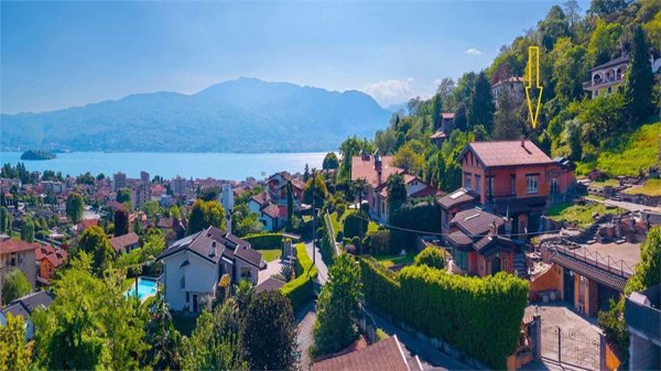 casa indipendente in vendita a Verbania in zona Suna
