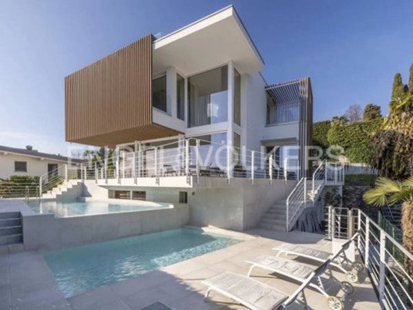 casa indipendente in vendita a Verbania