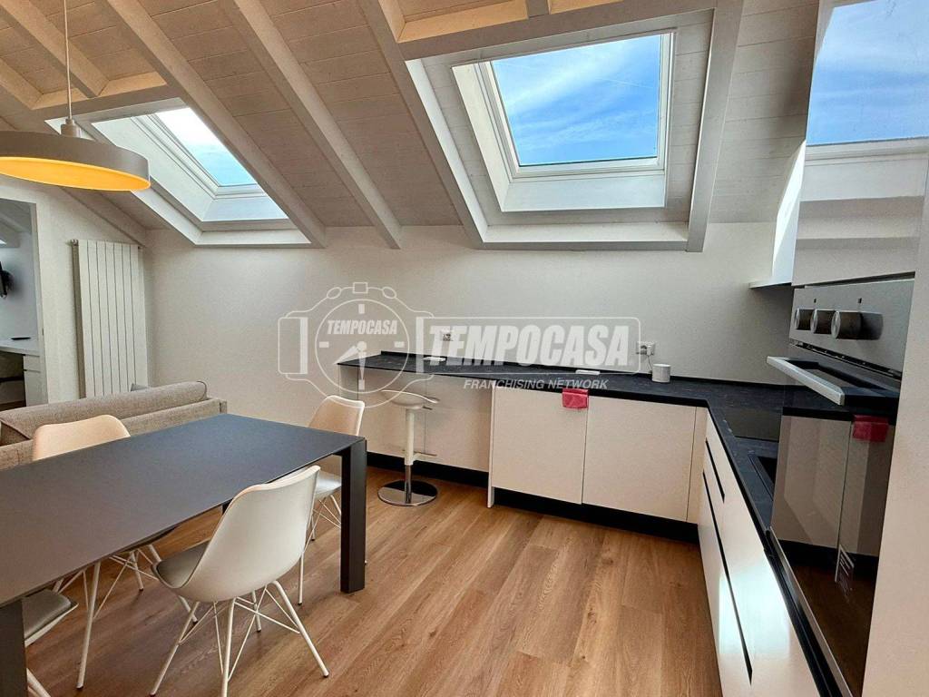 appartamento in vendita a Verbania in zona Intra