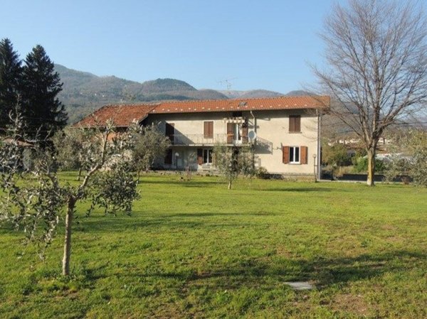 casa indipendente in vendita a Verbania in zona Trobaso