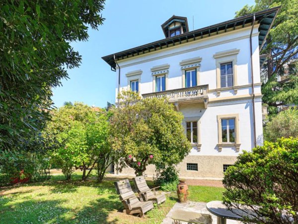 casa indipendente in vendita a Verbania in zona Pallanza