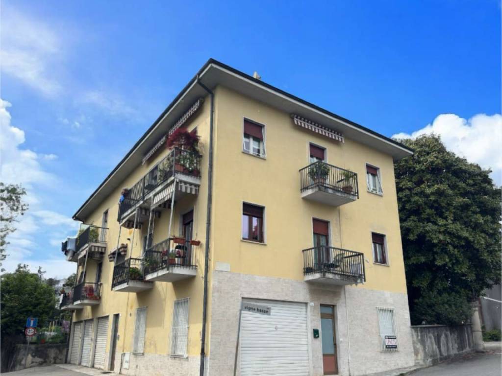 appartamento in vendita a Verbania in zona Intra