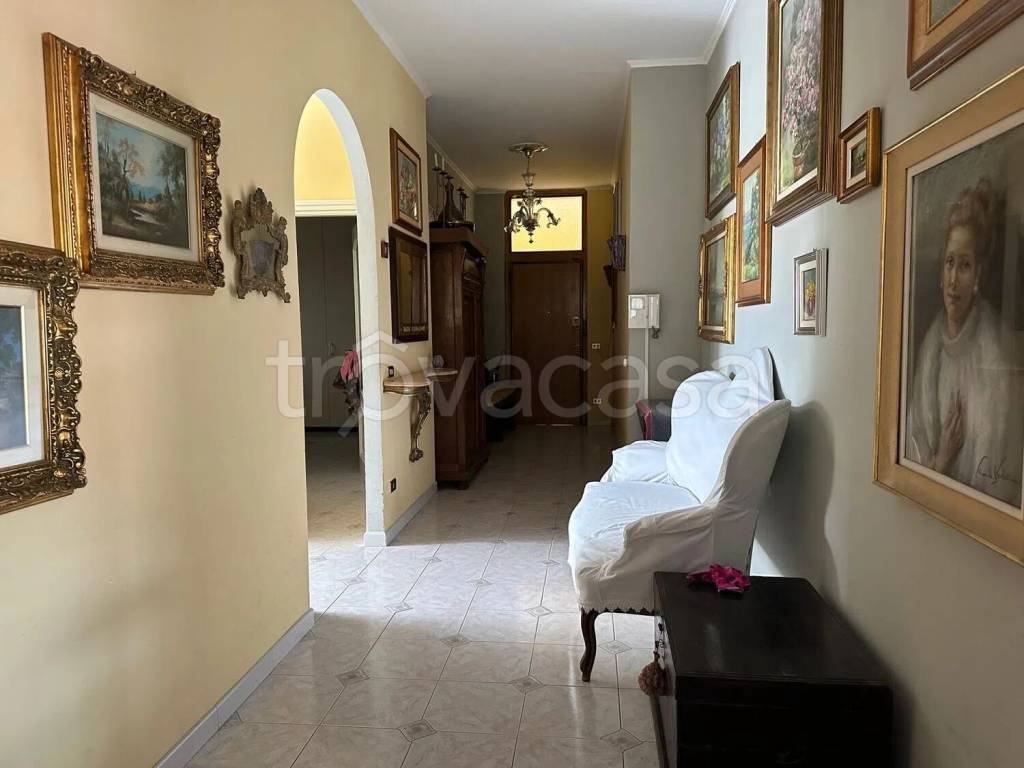 appartamento in vendita a Verbania in zona Intra