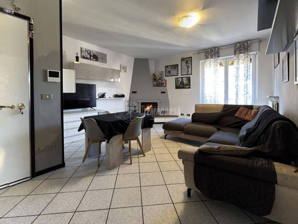 appartamento in vendita a Verbania in zona Trobaso