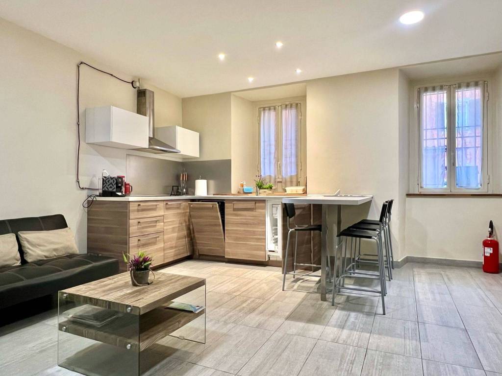 casa indipendente in vendita a Verbania in zona Suna