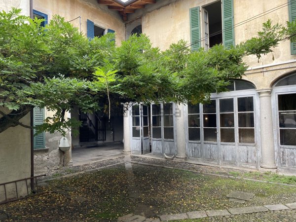 casa indipendente in vendita a Verbania in zona Pallanza