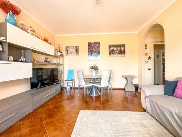 appartamento in vendita a Verbania in zona Suna