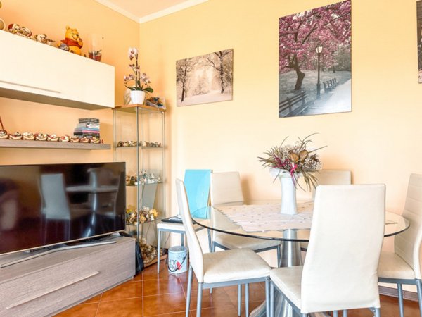 appartamento in vendita a Verbania in zona Suna