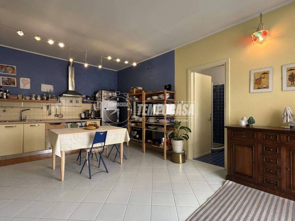 appartamento in vendita a Verbania in zona Intra