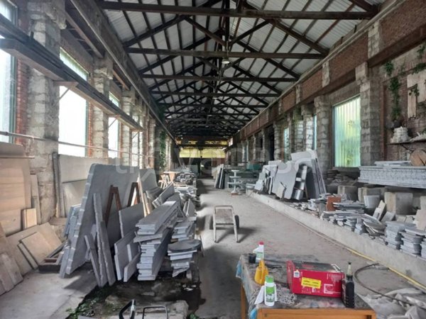 capannone in vendita a Verbania in zona Fondotoce