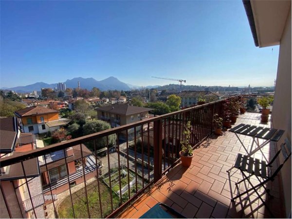 appartamento in vendita a Verbania in zona Monterosso