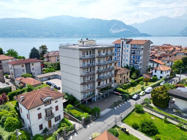 appartamento in vendita a Verbania in zona Suna