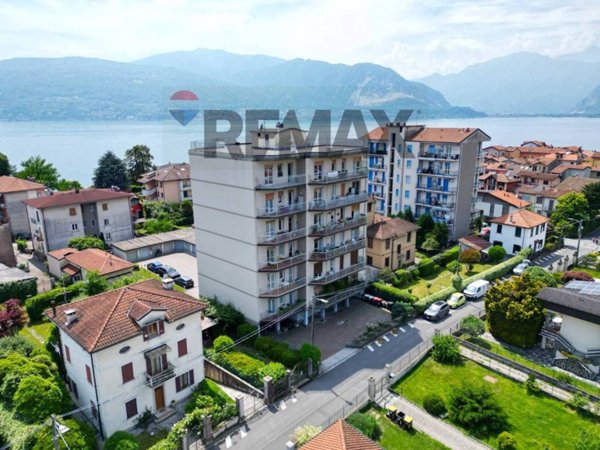 appartamento in vendita a Verbania in zona Suna