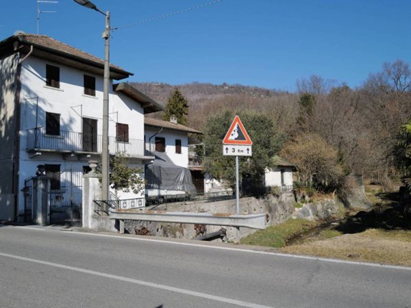 casa indipendente in vendita a Verbania in zona Fondotoce