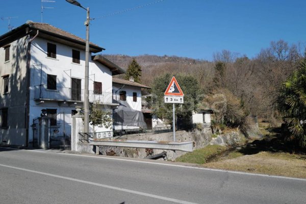 casa indipendente in vendita a Verbania in zona Fondotoce