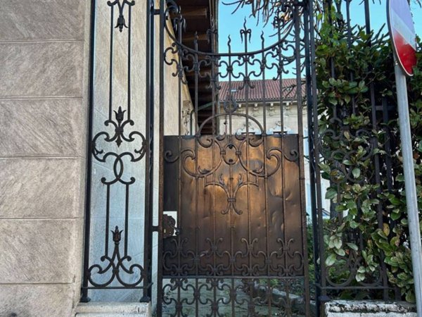 casa indipendente in vendita a Verbania in zona Centro Città