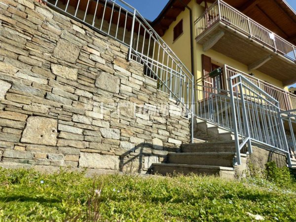 casa indipendente in vendita a Verbania in zona Fondotoce