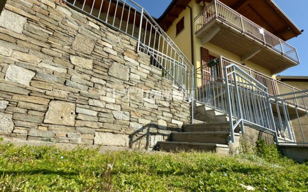 casa indipendente in vendita a Verbania in zona Fondotoce