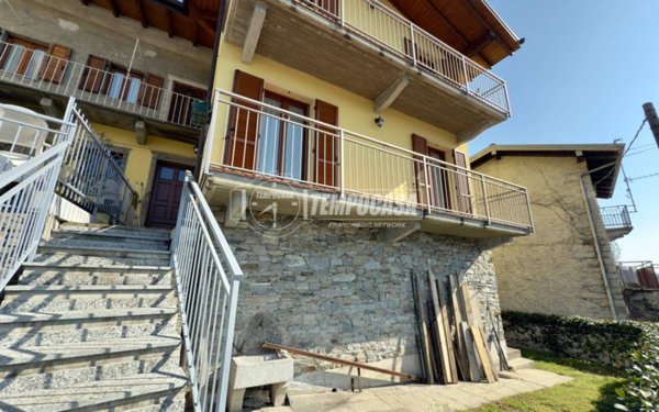 casa indipendente in vendita a Verbania in zona Fondotoce