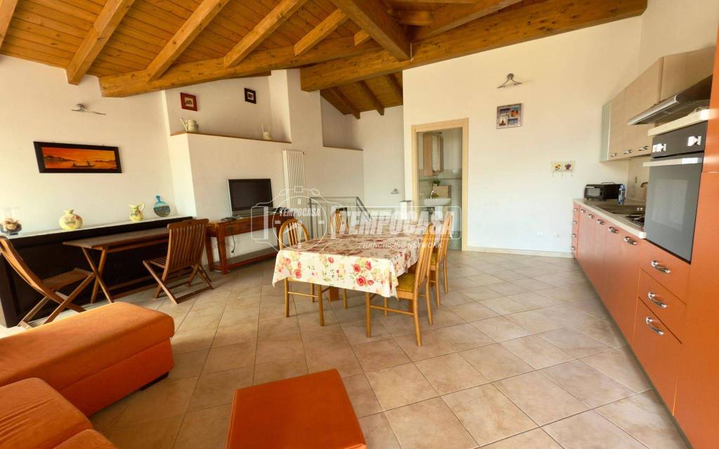 casa indipendente in vendita a Verbania in zona Fondotoce