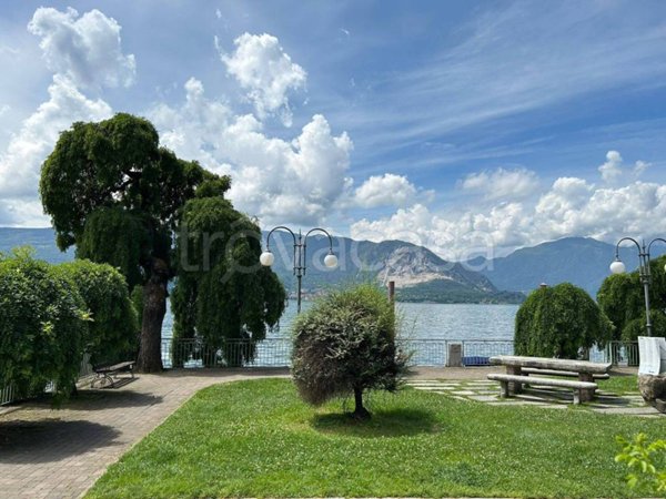 appartamento in vendita a Verbania in zona Suna