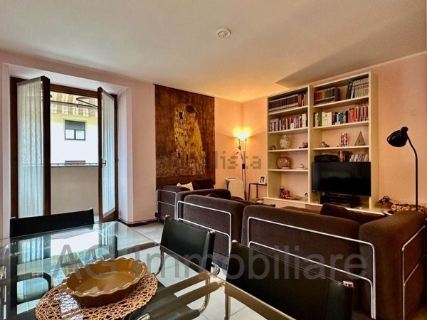 appartamento in vendita a Verbania in zona Centro Città