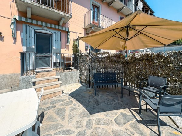casa indipendente in vendita a Verbania in zona Fondotoce