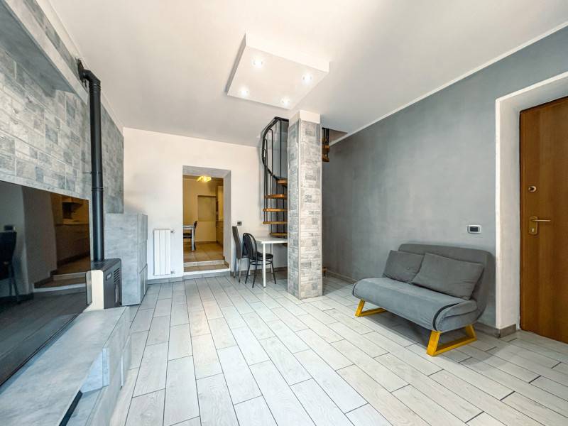 casa indipendente in vendita a Verbania in zona Fondotoce