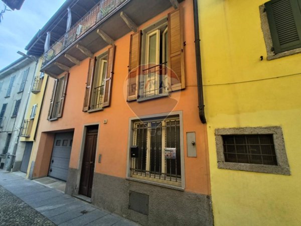 casa indipendente in vendita a Verbania in zona Suna