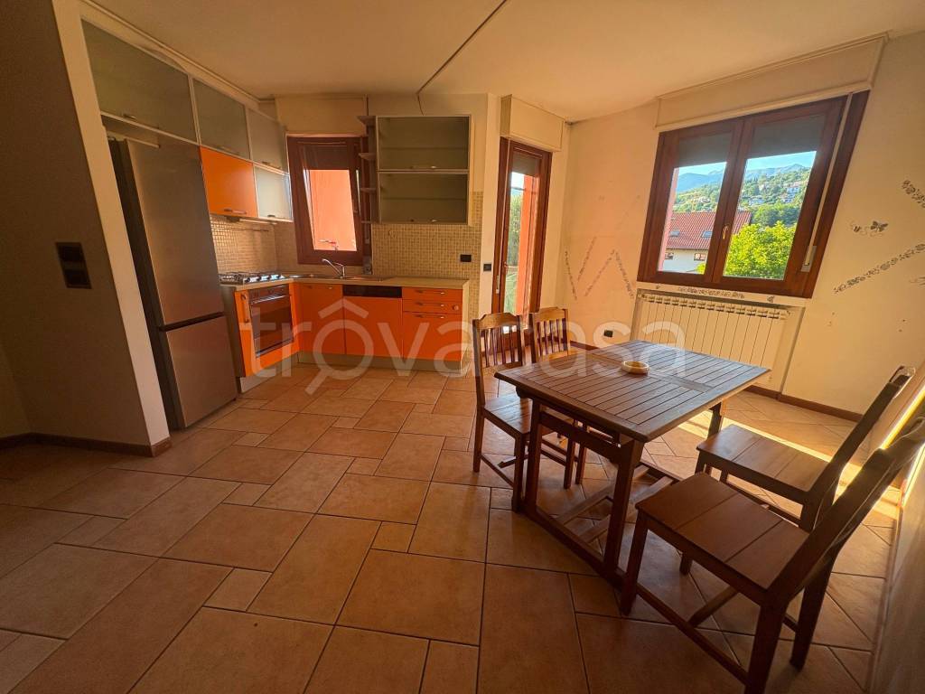 appartamento in vendita a Verbania in zona Intra
