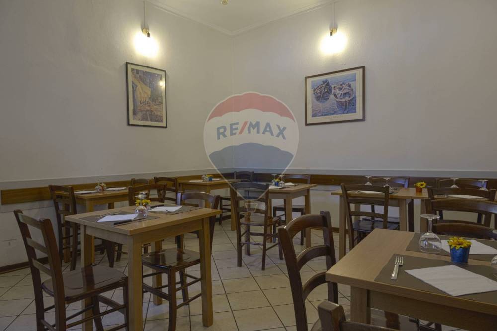 locale commerciale in vendita a Verbania in zona Intra