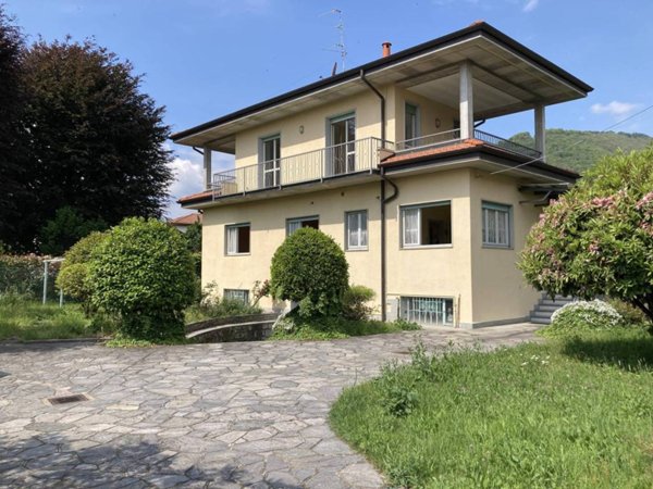 casa indipendente in vendita a Verbania in zona Intra