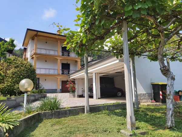 casa indipendente in vendita a Verbania in zona Possaccio