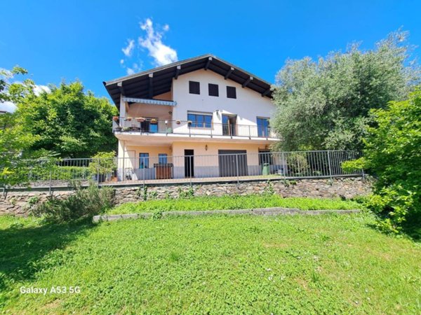 casa indipendente in vendita a Verbania in zona Intra